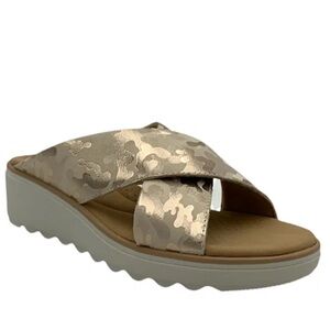CLARKS JILLIAN GEM WEDGE METALLIC NEUTRAL CAMO SANDALS SIZE 9 WIDE